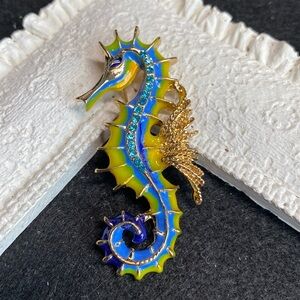 NEW Seahorse Brooch Pin